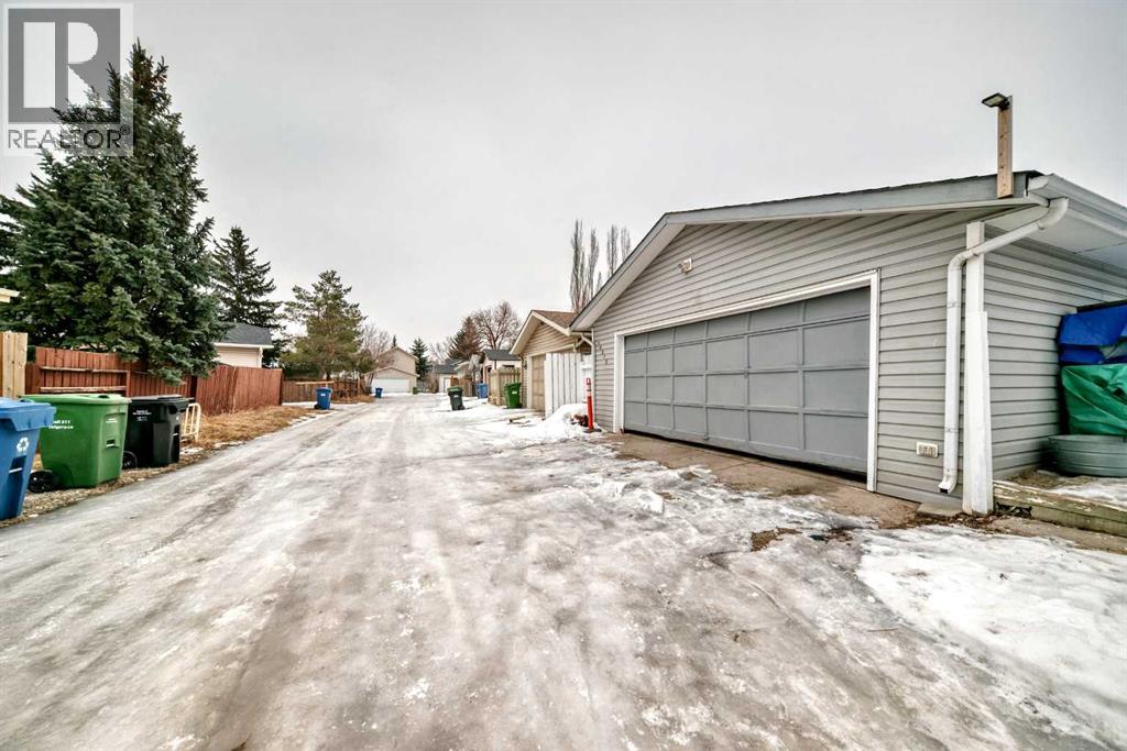 Single Family House 4 Level for Sale in   Street SW Shawnessy Calgary 