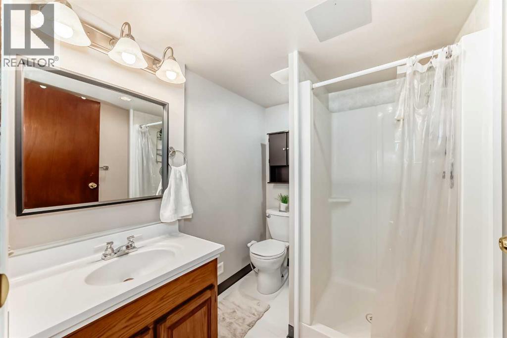 Single Family House 4 Level for Sale in   Street SW Shawnessy Calgary 