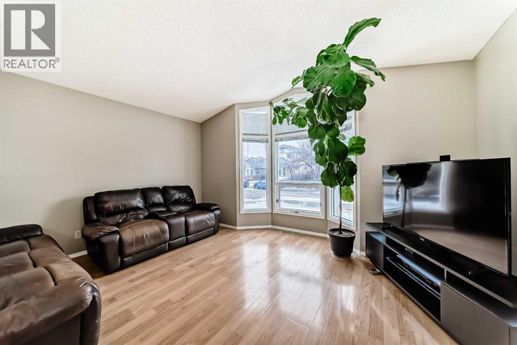 Single Family House 4 Level for Sale in   Street SW Shawnessy Calgary 