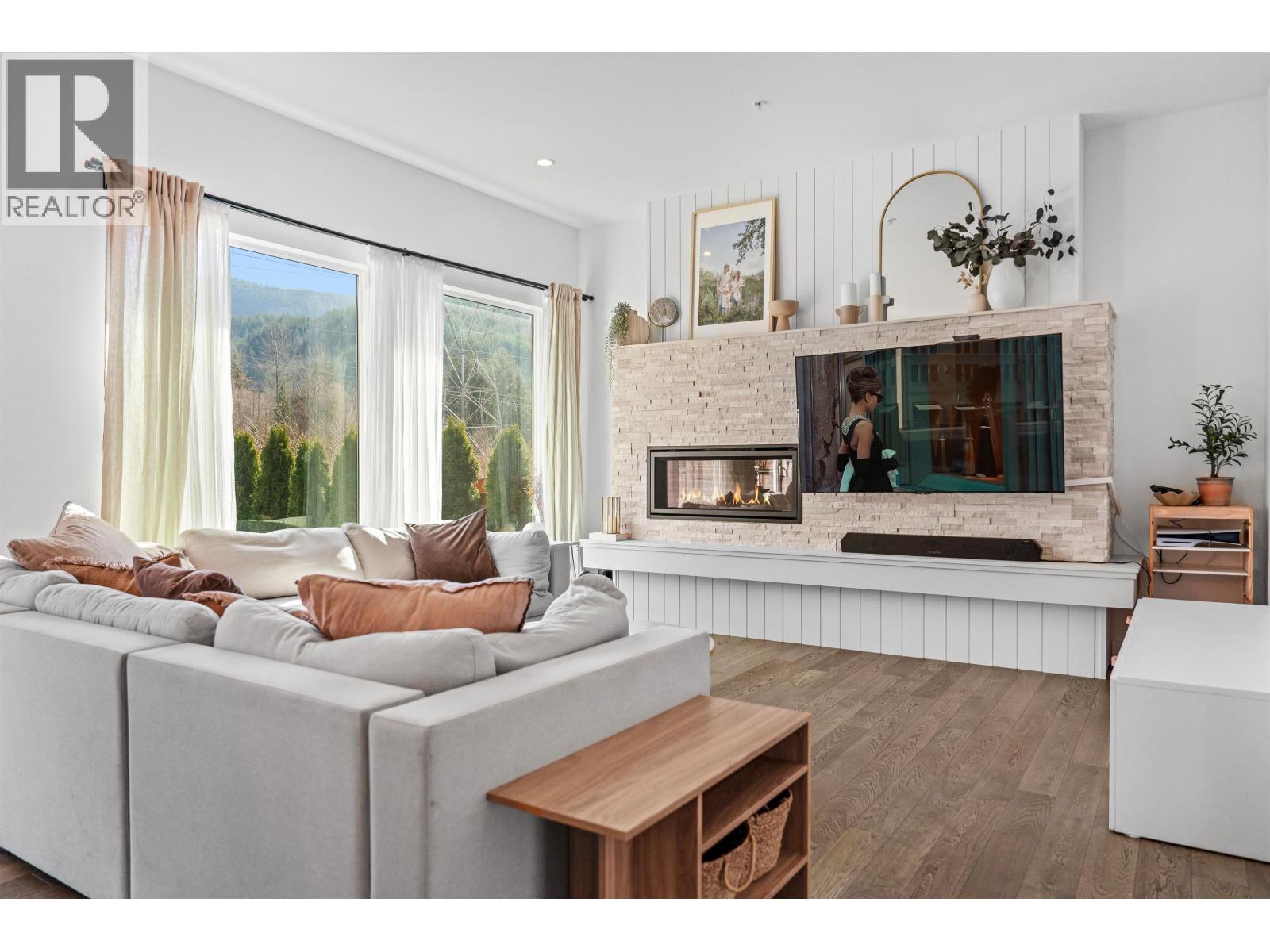 39212 CARDINAL DRIVE, Squamish