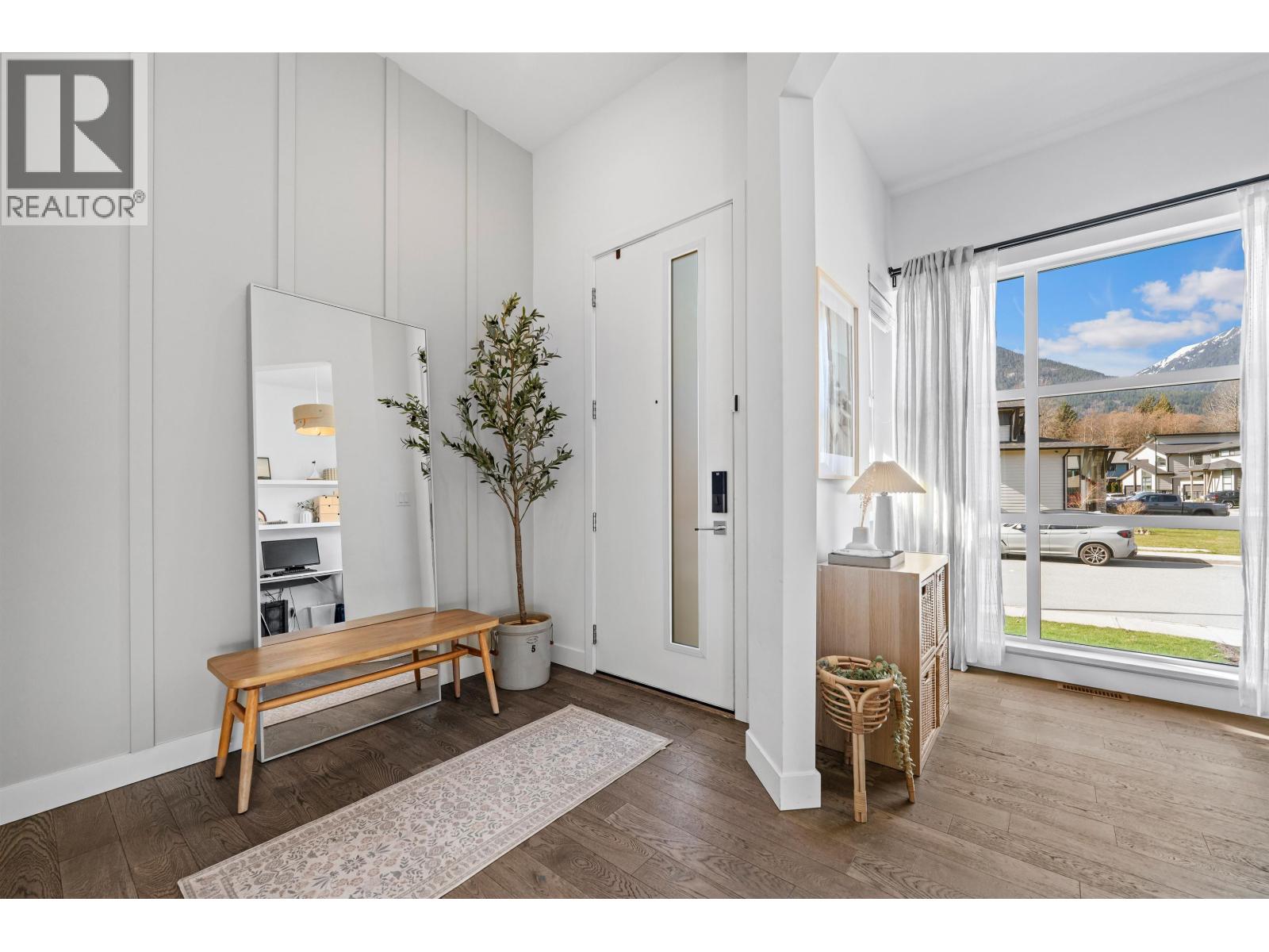 39212 CARDINAL DRIVE, Squamish