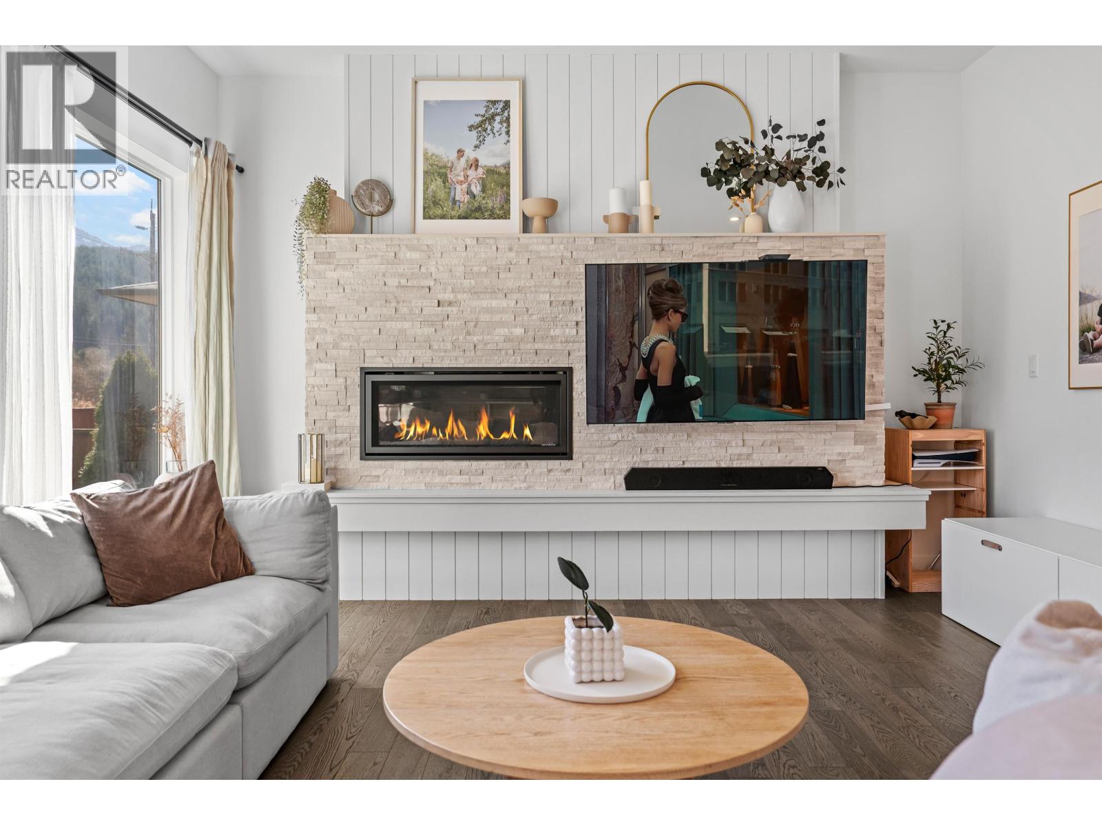 39212 CARDINAL DRIVE, Squamish