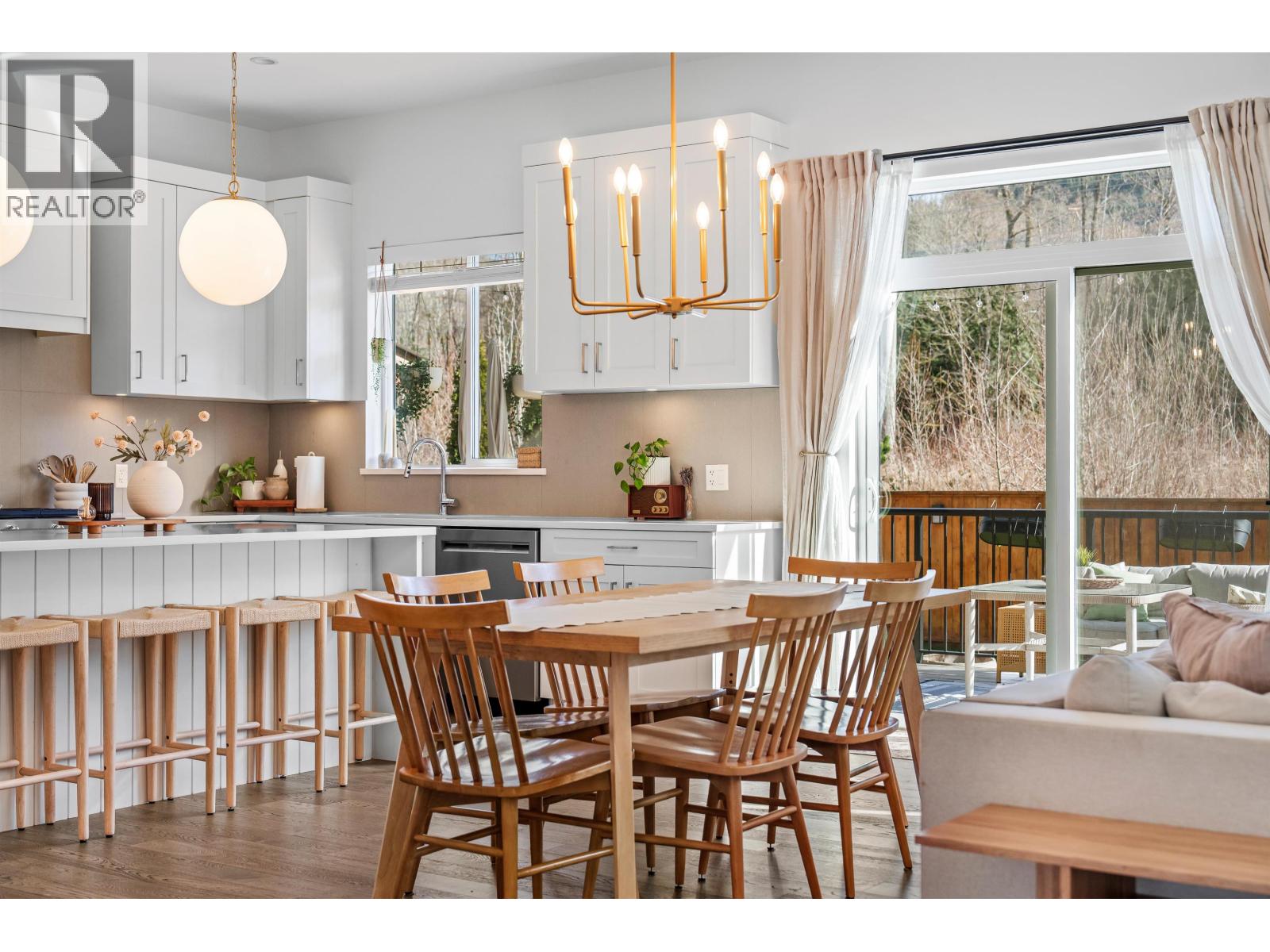 39212 CARDINAL DRIVE, Squamish