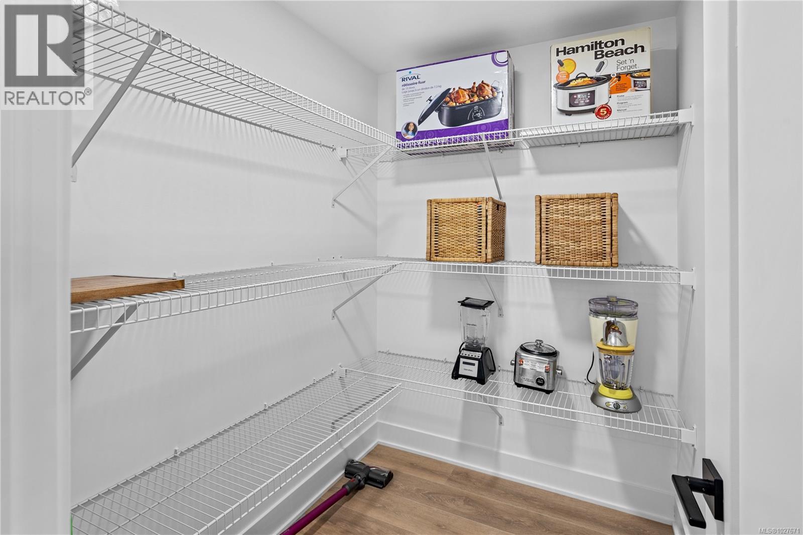  1367 Flint Avenue, Langford