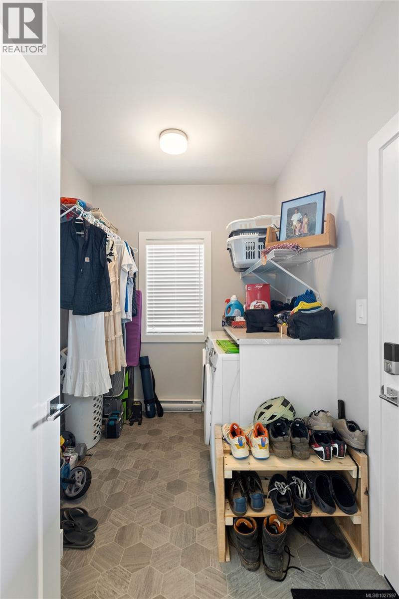  2911 Constellation Avenue, Langford