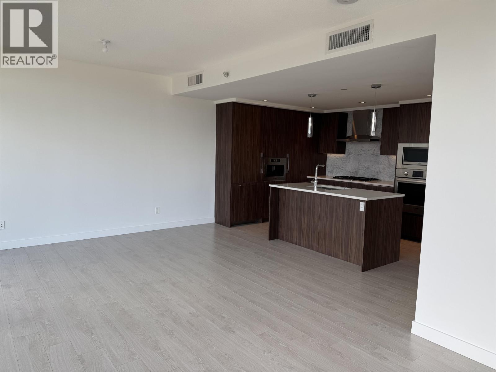 3703 4720 LOUGHEED HIGHWAY, Burnaby