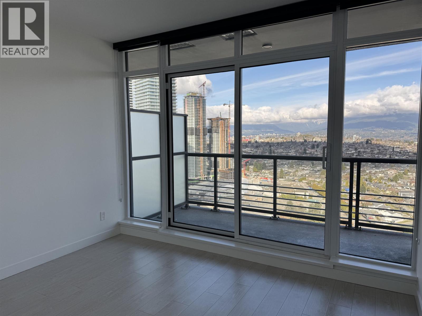 3703 4720 LOUGHEED HIGHWAY, Burnaby