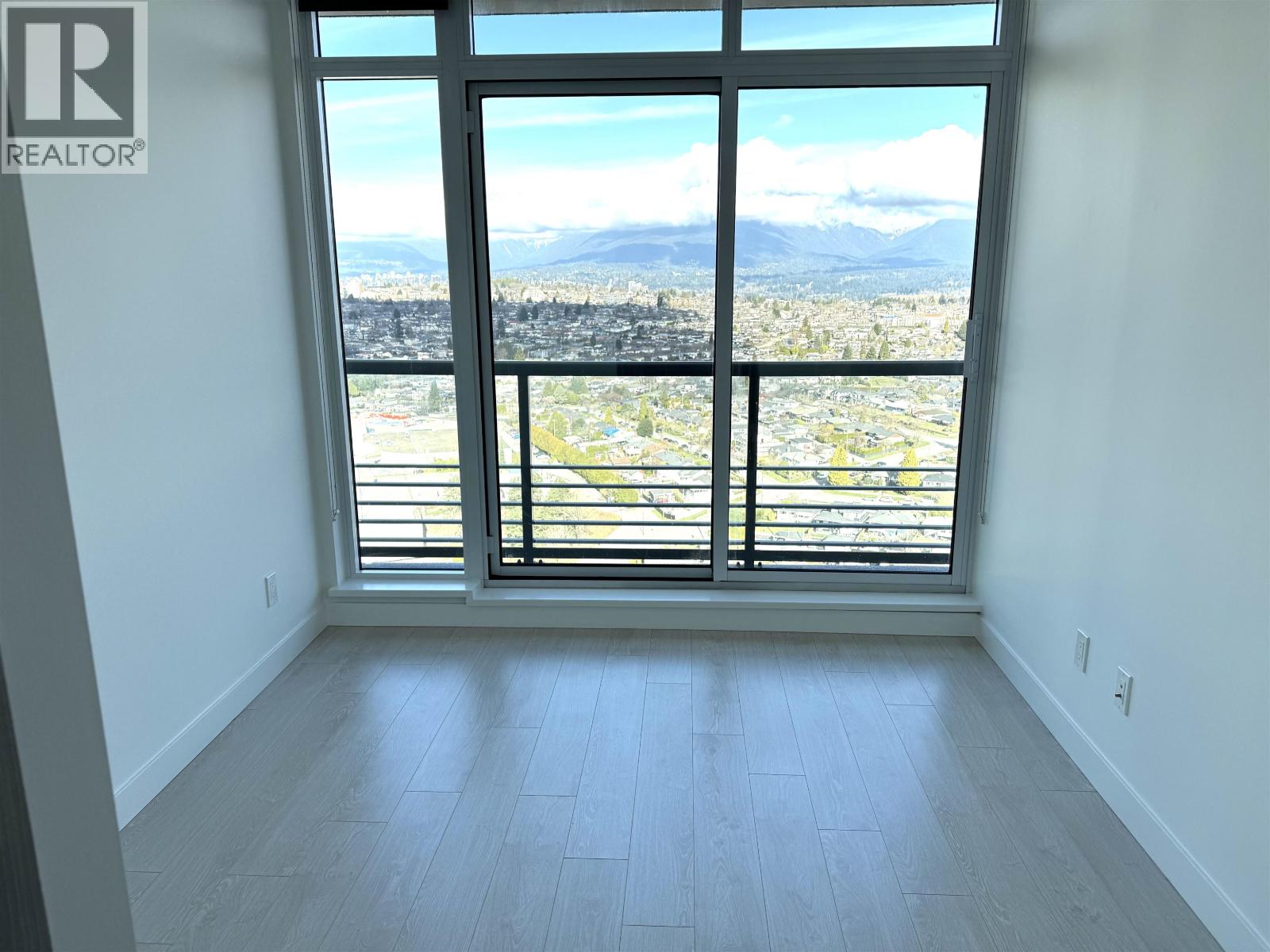 3703 4720 LOUGHEED HIGHWAY, Burnaby