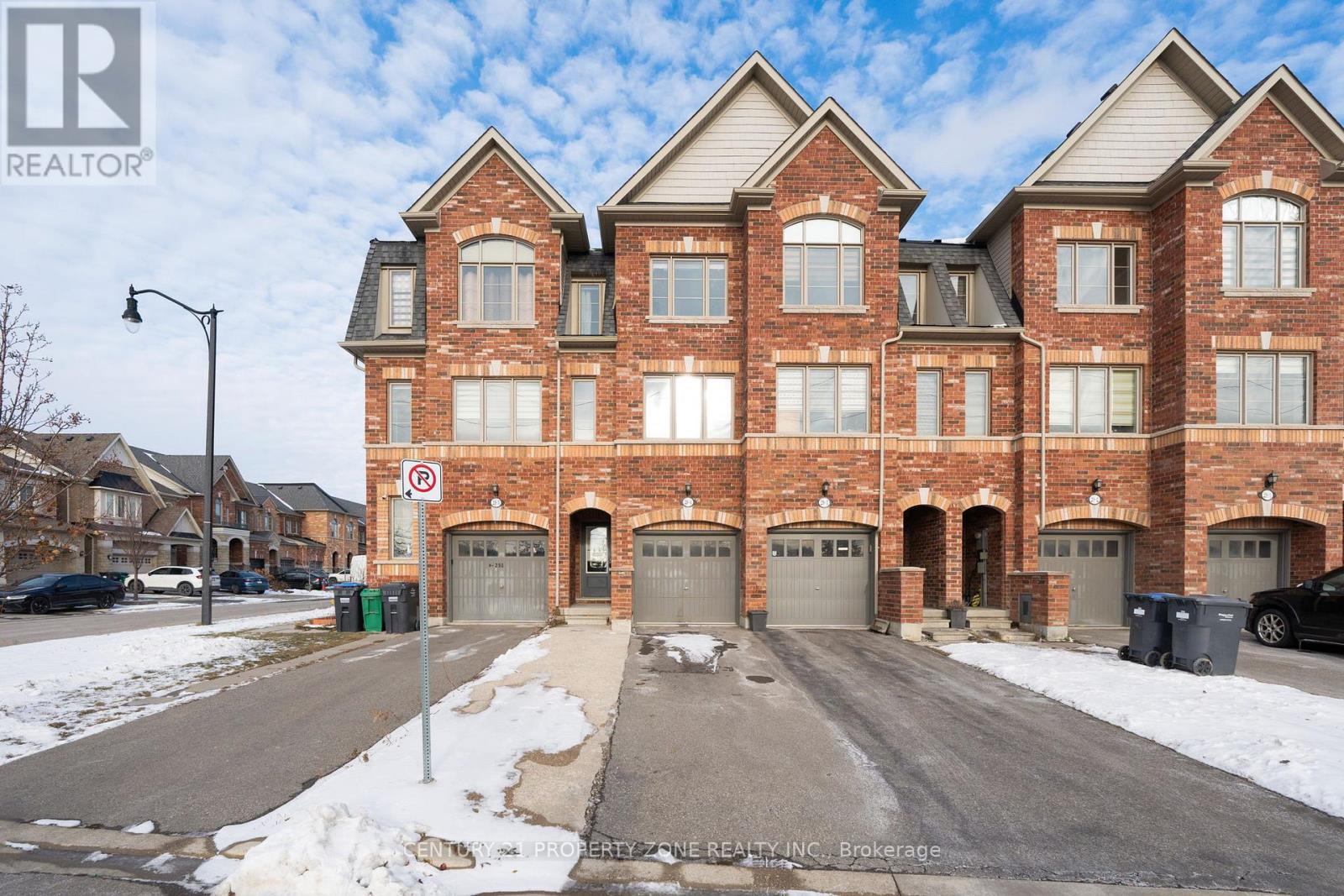 4 - 29 PENNYCROSS CRESCENT