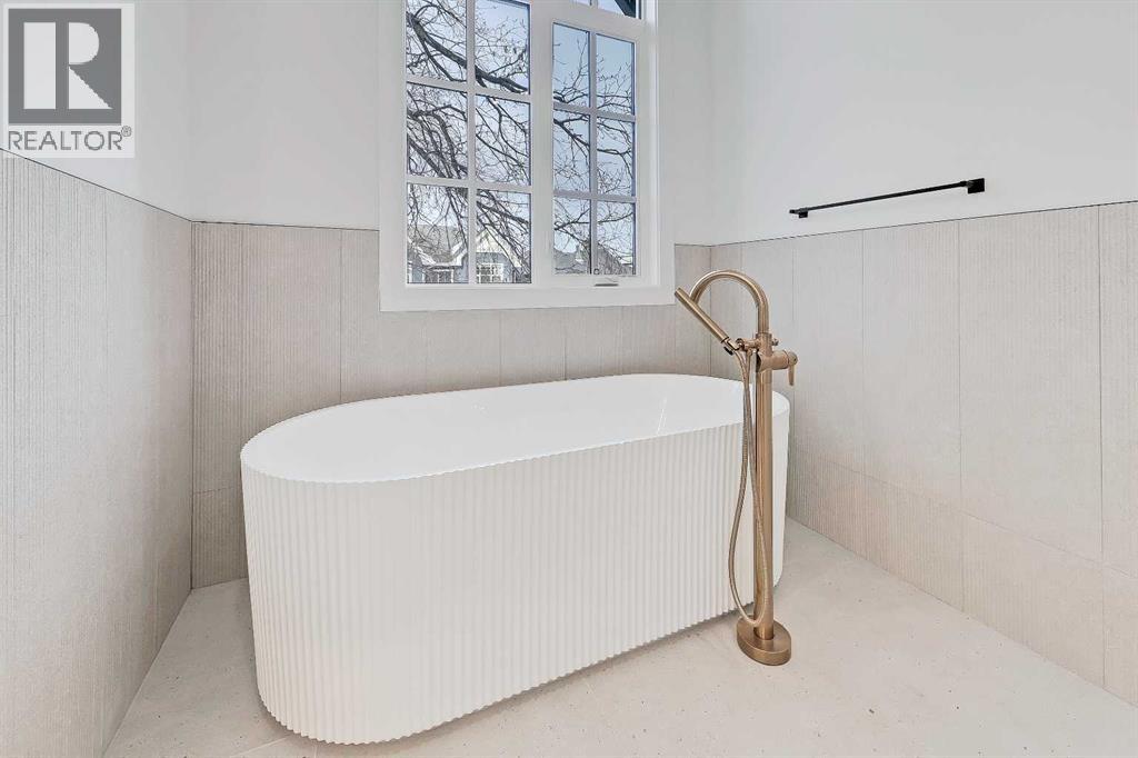 Single Family House for Sale in   Avenue SW Altadore Calgary 