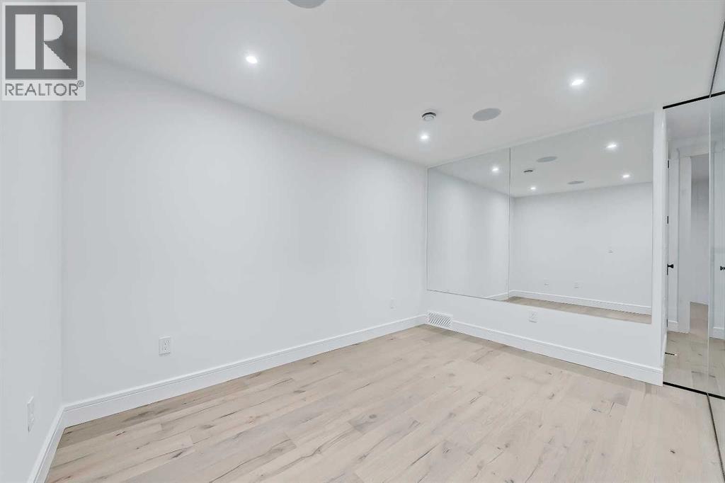 Single Family House for Sale in   Avenue SW Altadore Calgary 