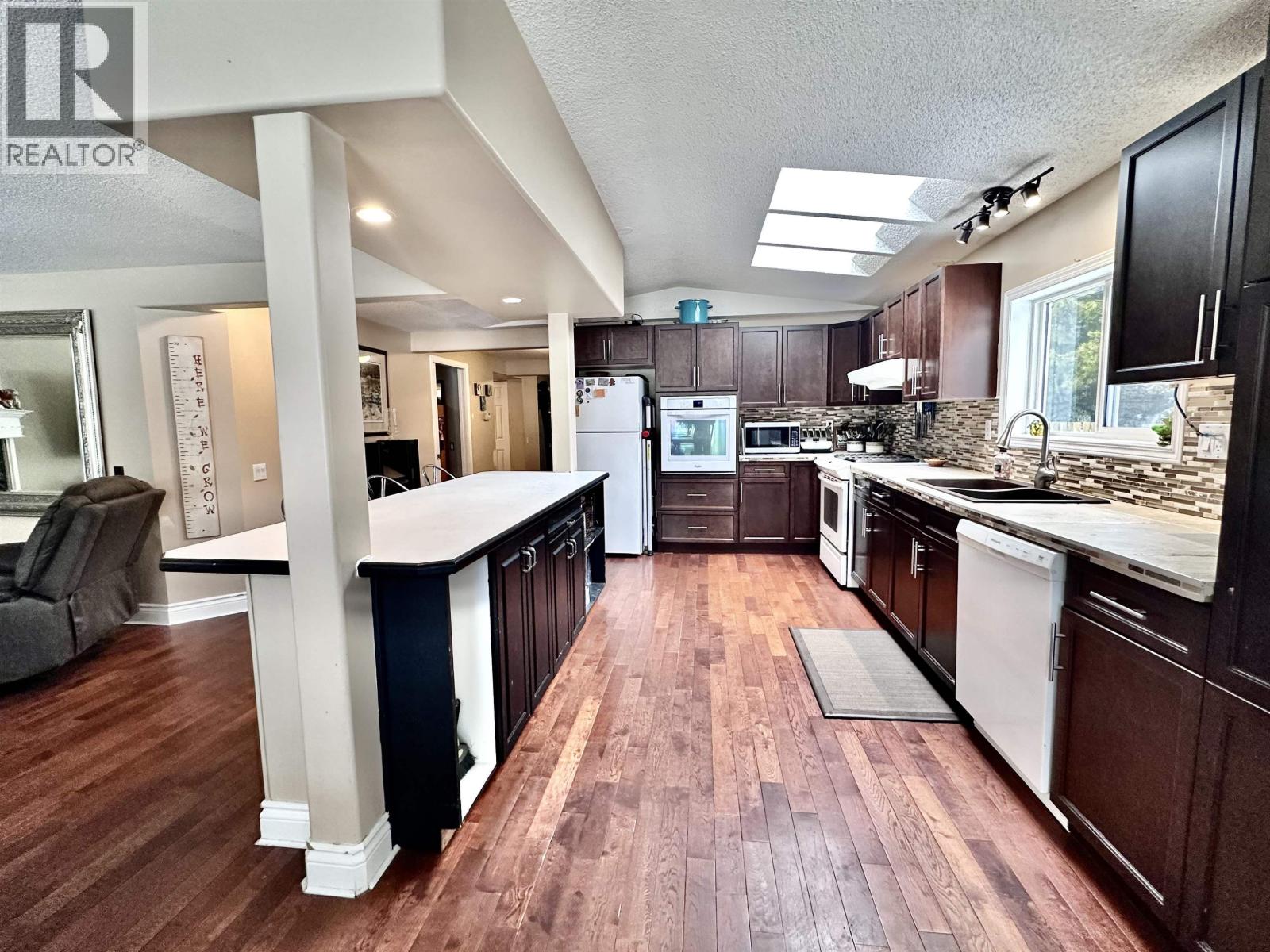 1475 8TH PLACE - Image 3