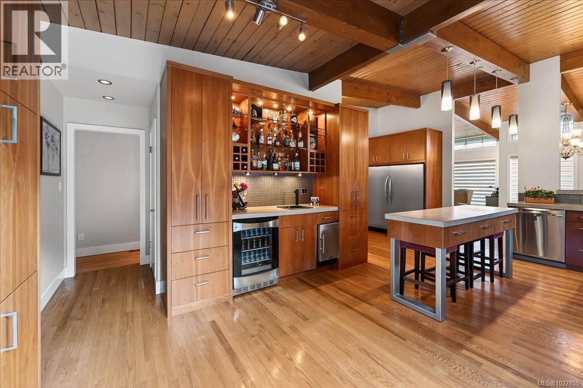  4348 Parkside Crescent, Saanich