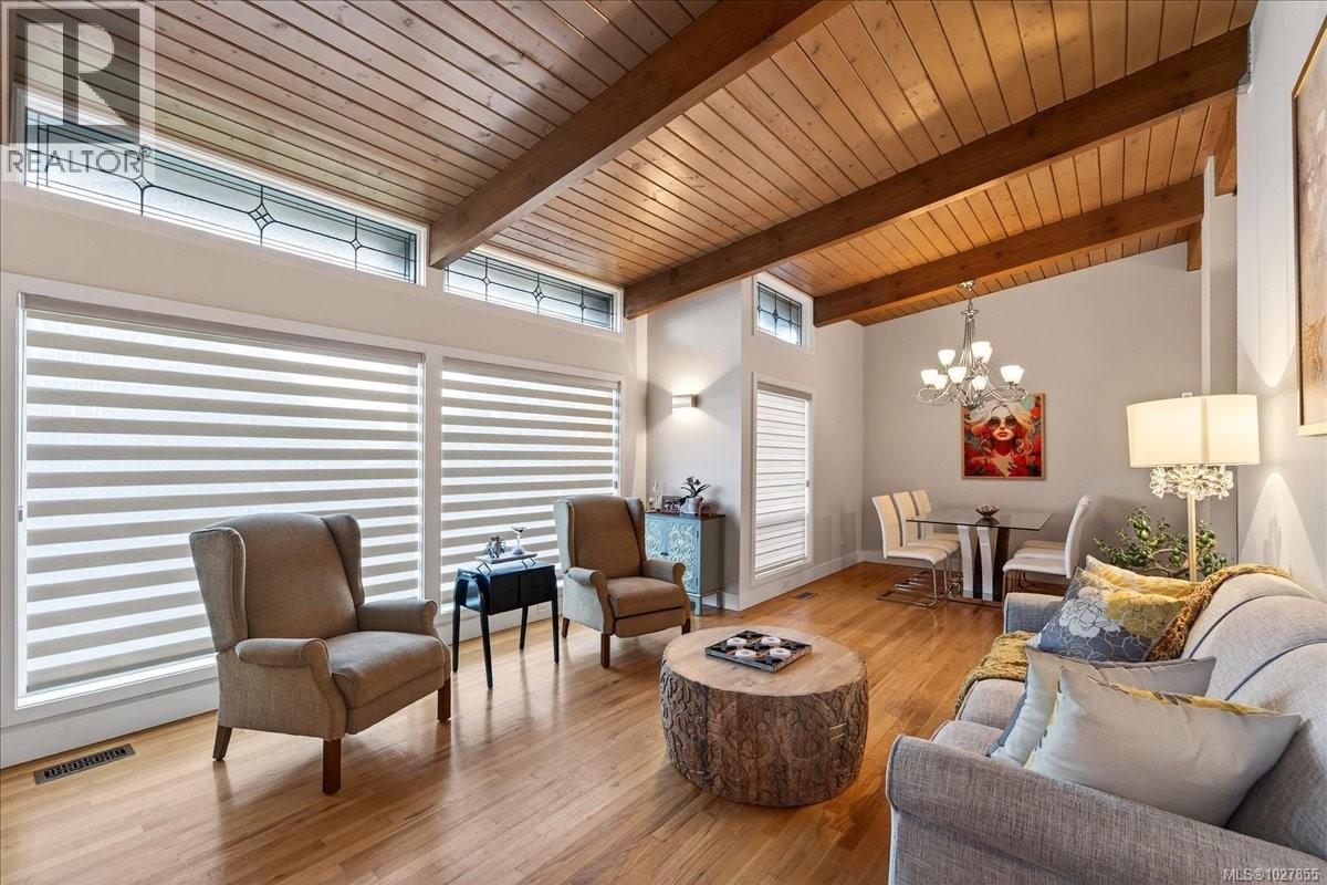  4348 Parkside Crescent, Saanich