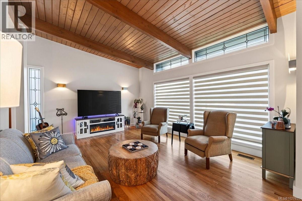  4348 Parkside Crescent, Saanich