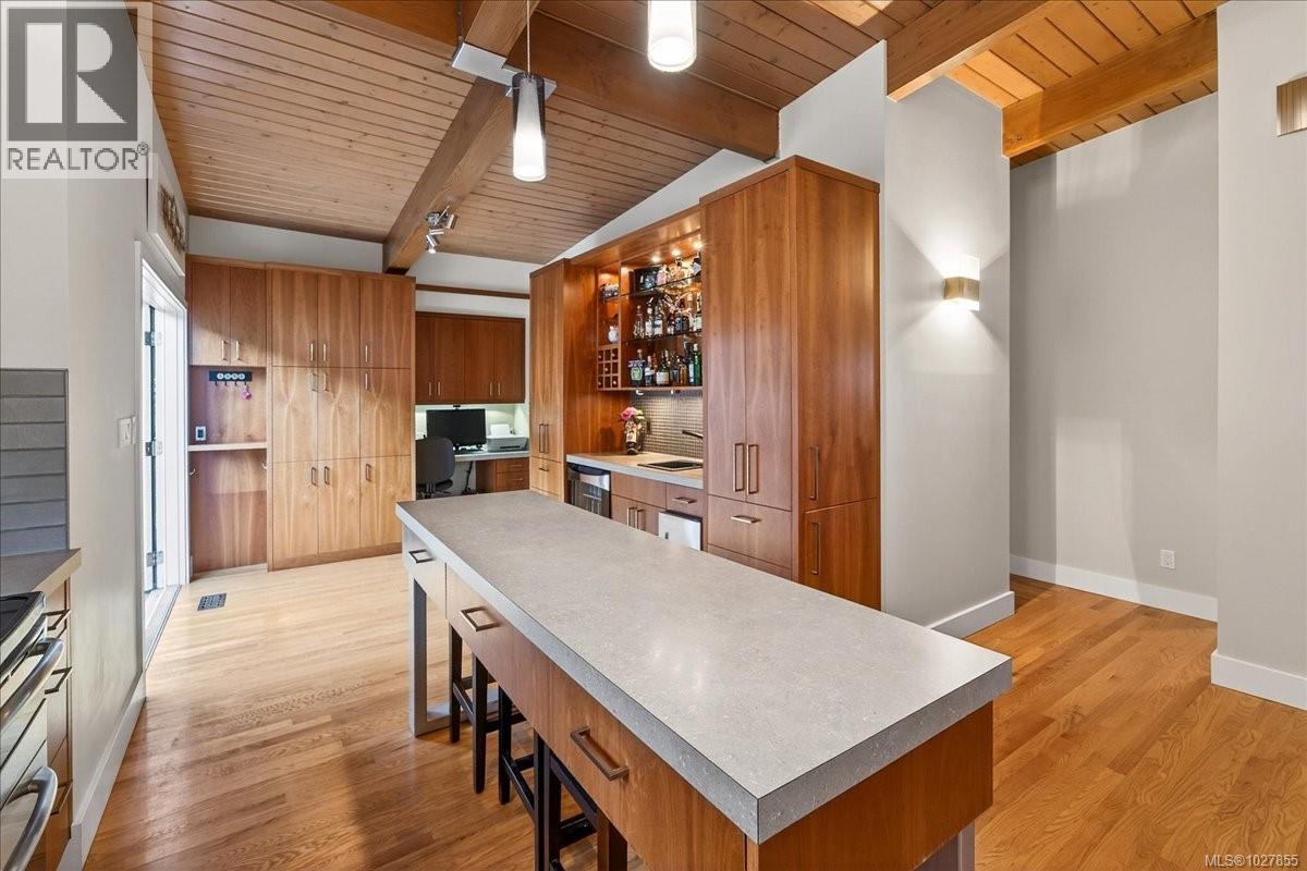  4348 Parkside Crescent, Saanich