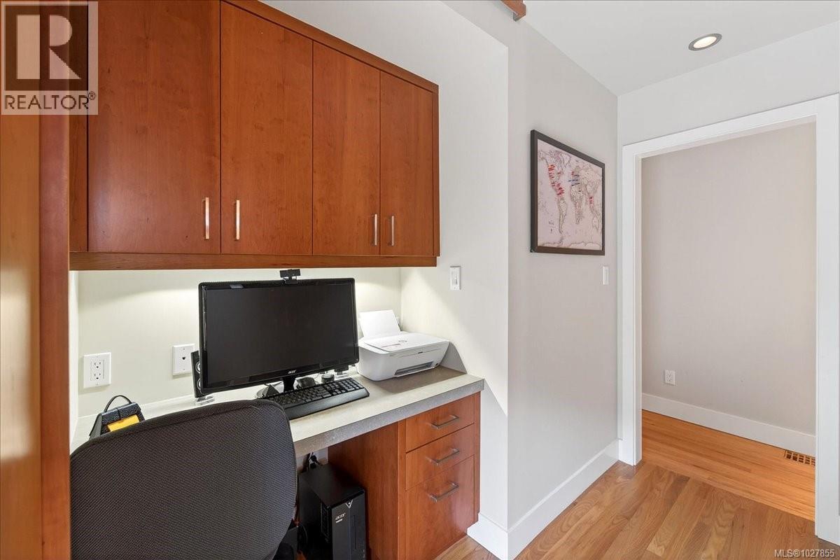  4348 Parkside Crescent, Saanich