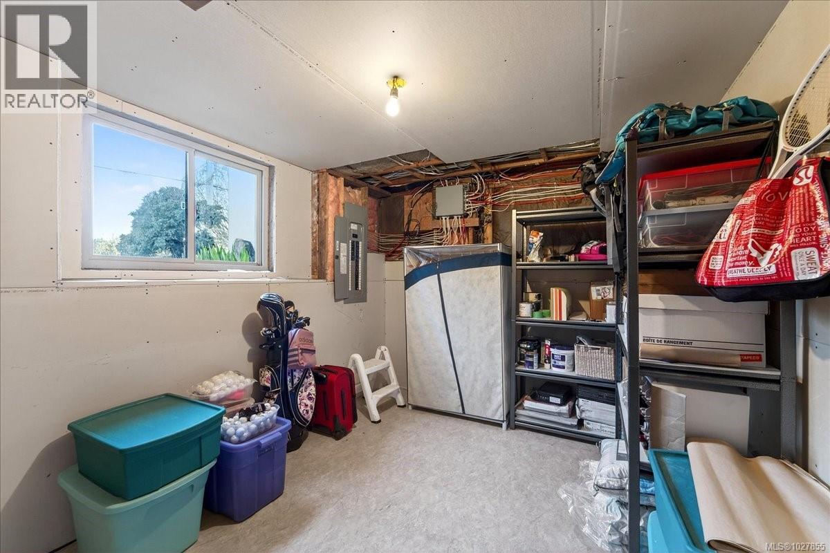  4348 Parkside Crescent, Saanich