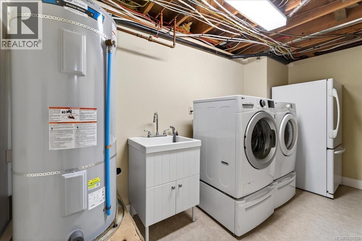  4348 Parkside Crescent, Saanich