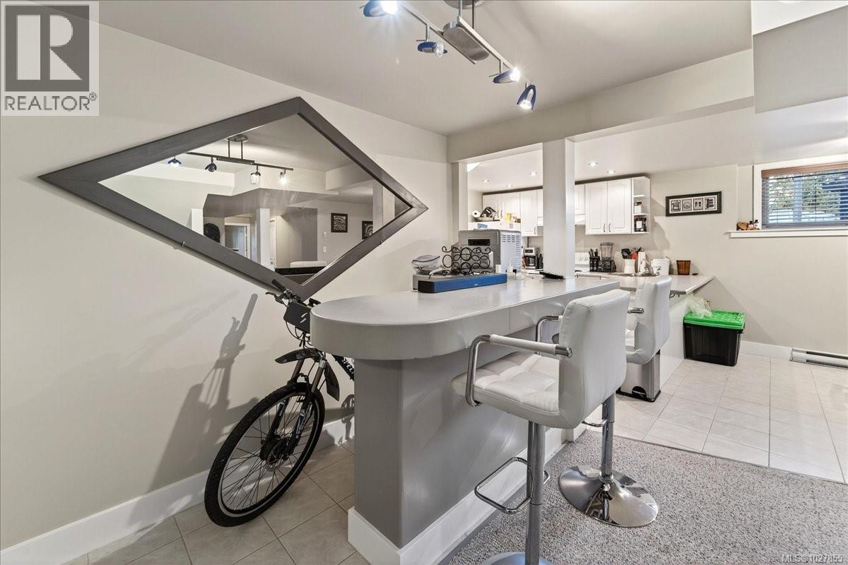  4348 Parkside Crescent, Saanich