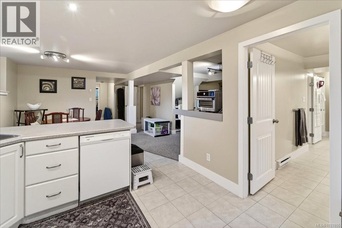  4348 Parkside Crescent, Saanich