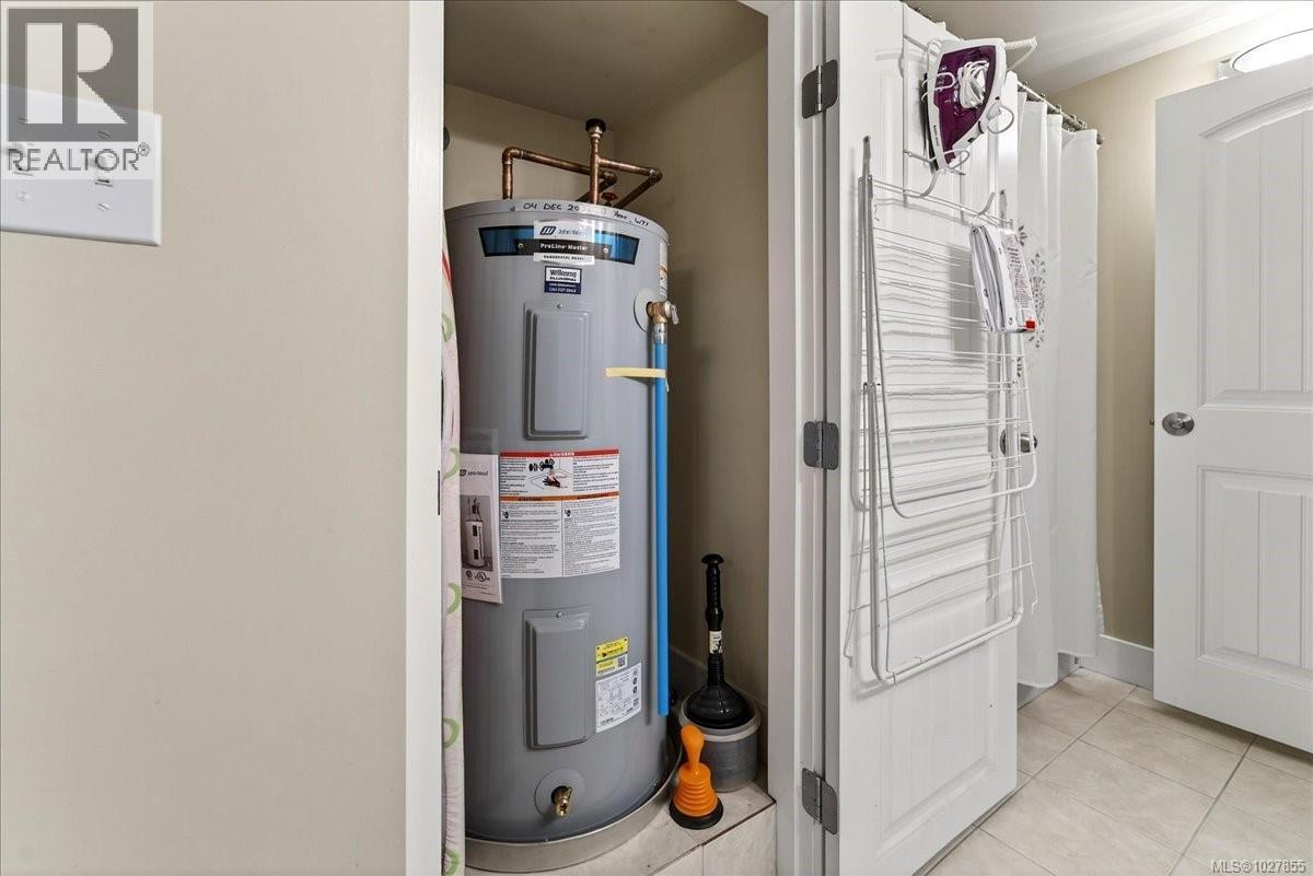  4348 Parkside Crescent, Saanich