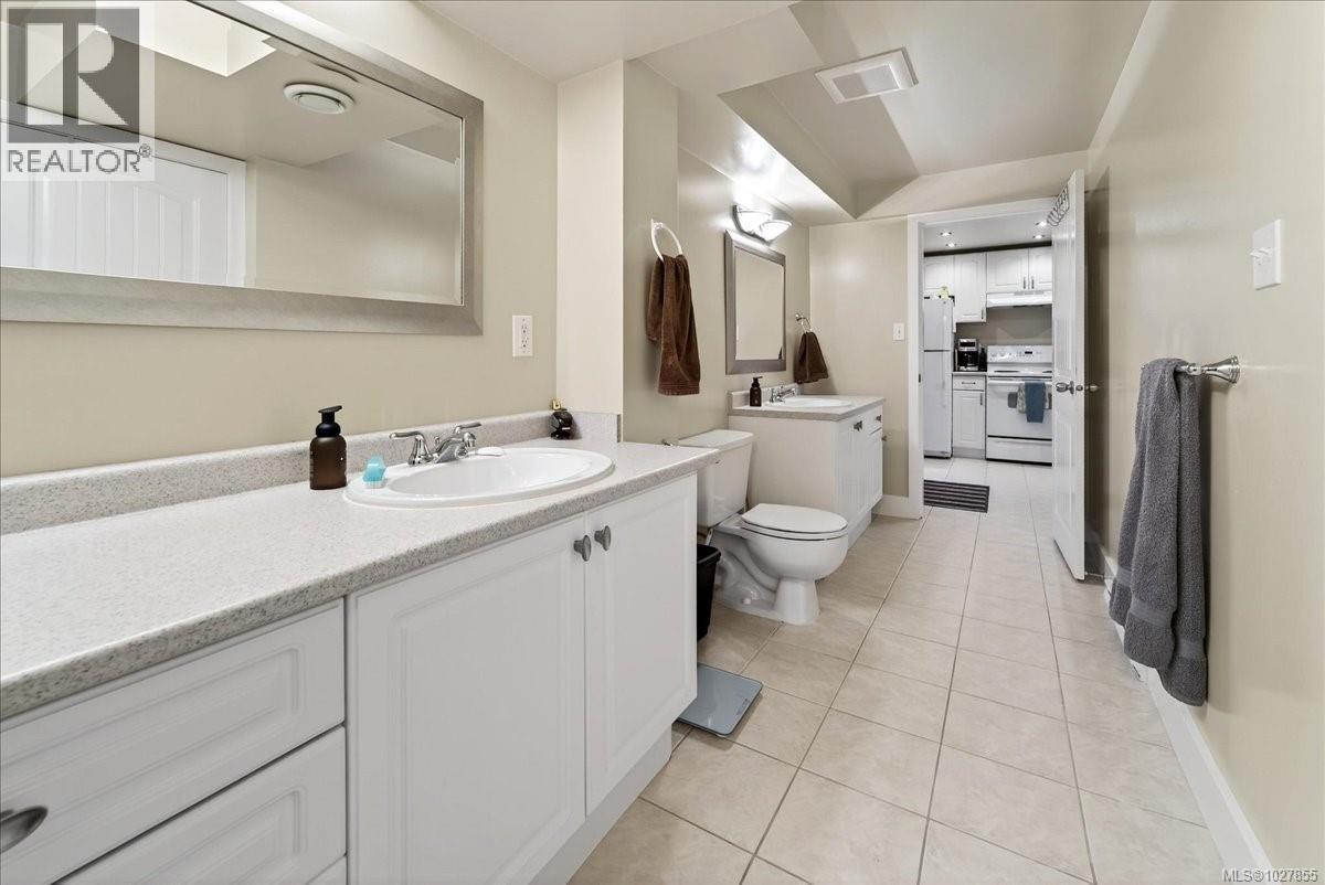  4348 Parkside Crescent, Saanich