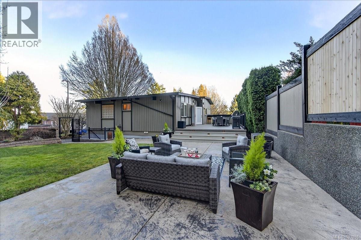  4348 Parkside Crescent, Saanich