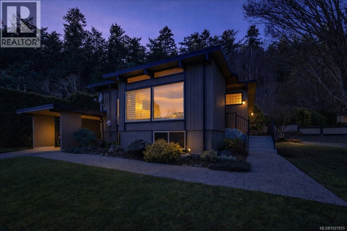  4348 Parkside Crescent, Saanich