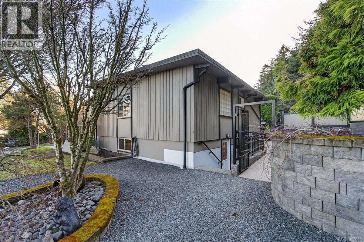  4348 Parkside Crescent, Saanich