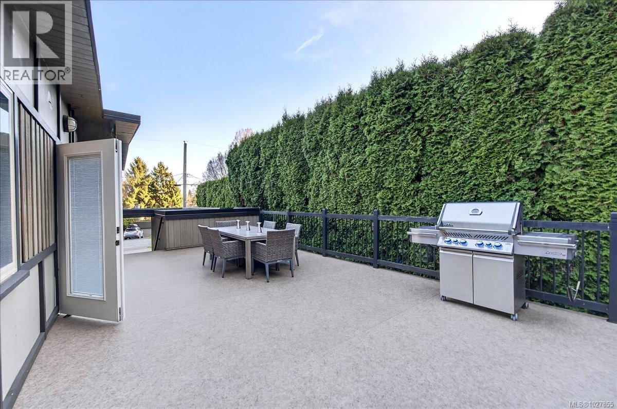  4348 Parkside Crescent, Saanich