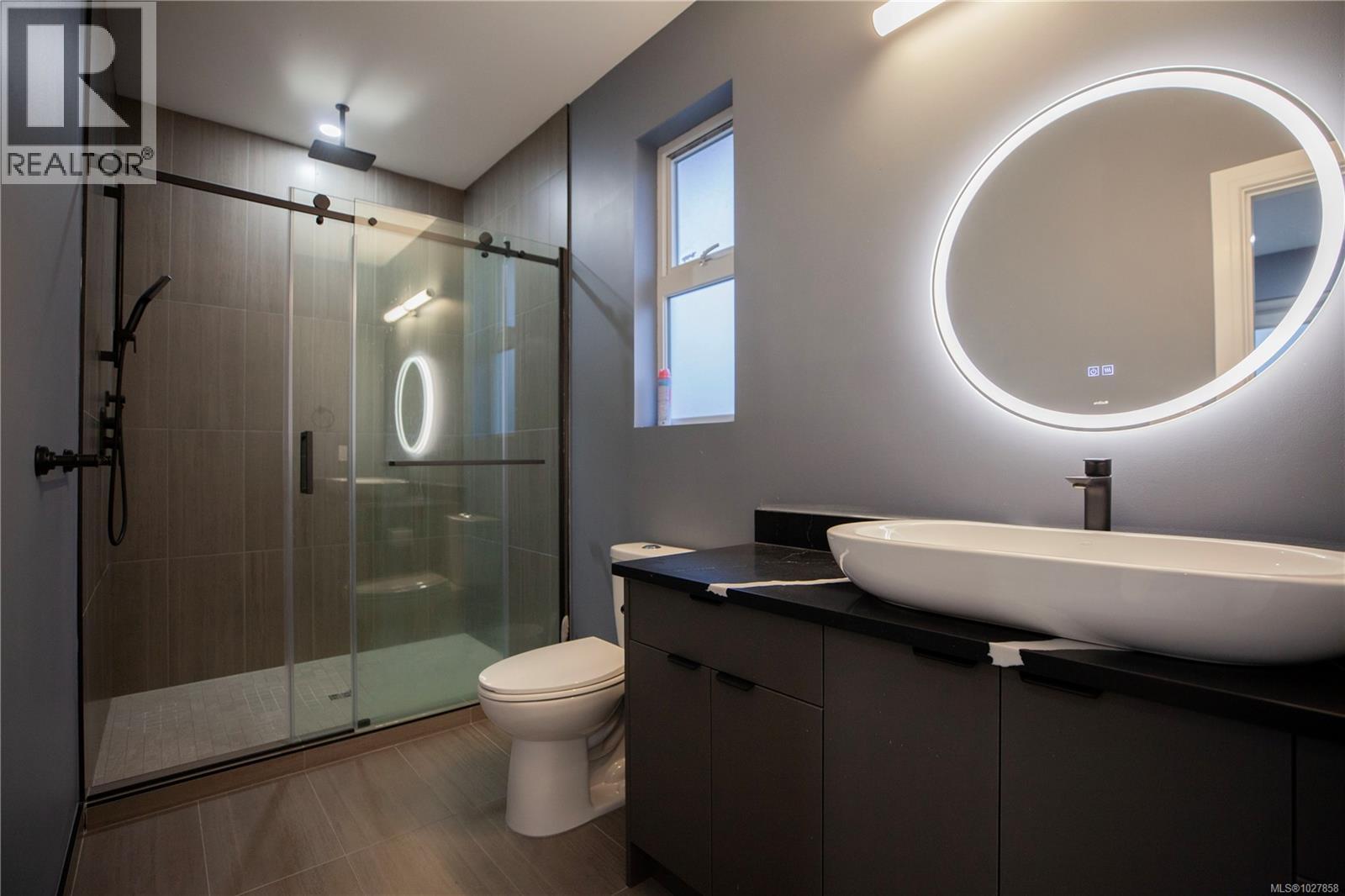  741 Snowdrop Avenue, Saanich