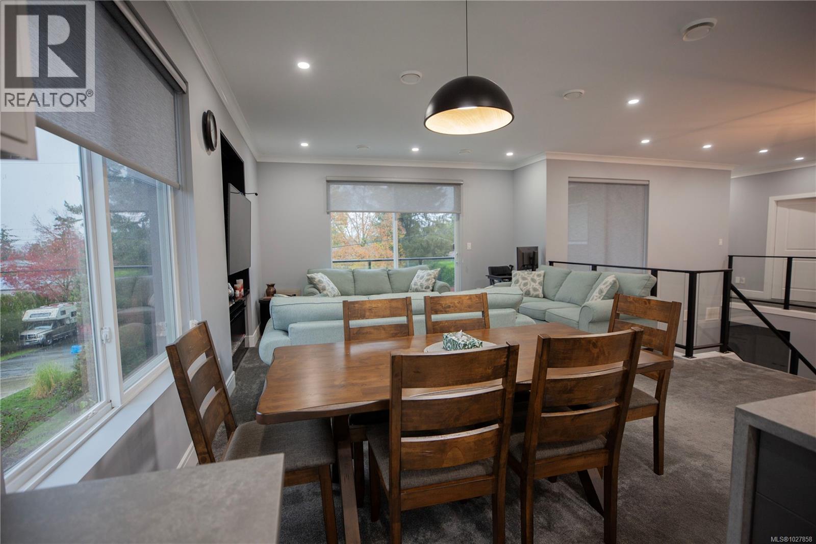  741 Snowdrop Avenue, Saanich