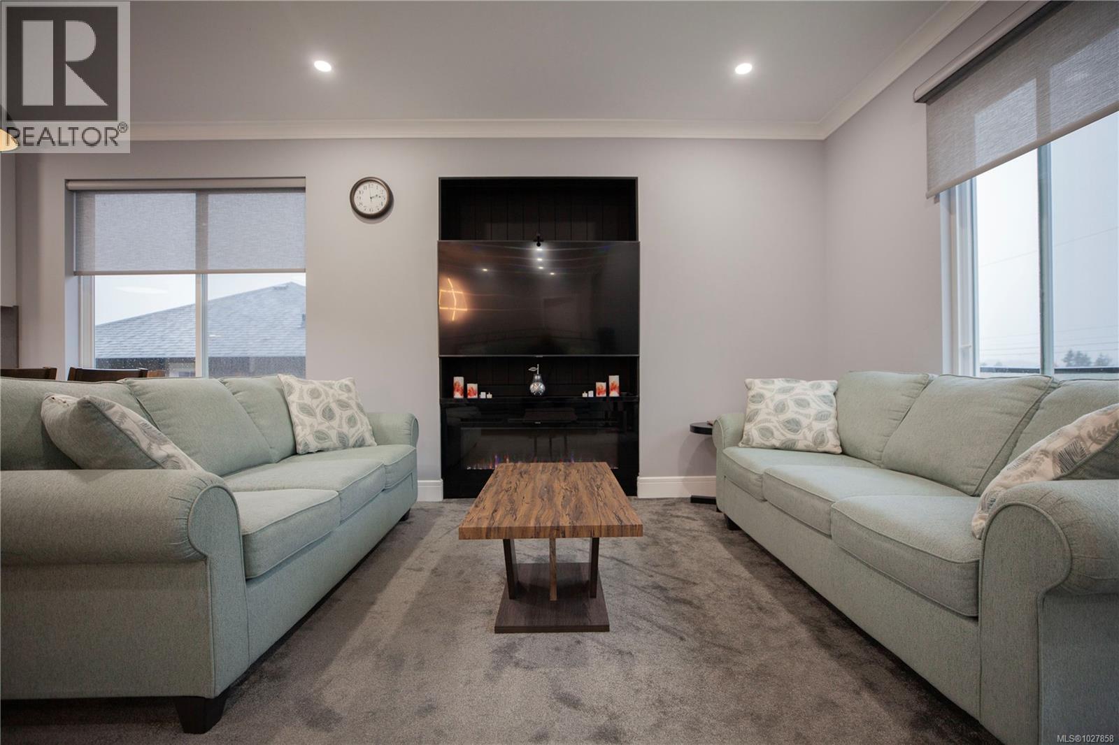  741 Snowdrop Avenue, Saanich