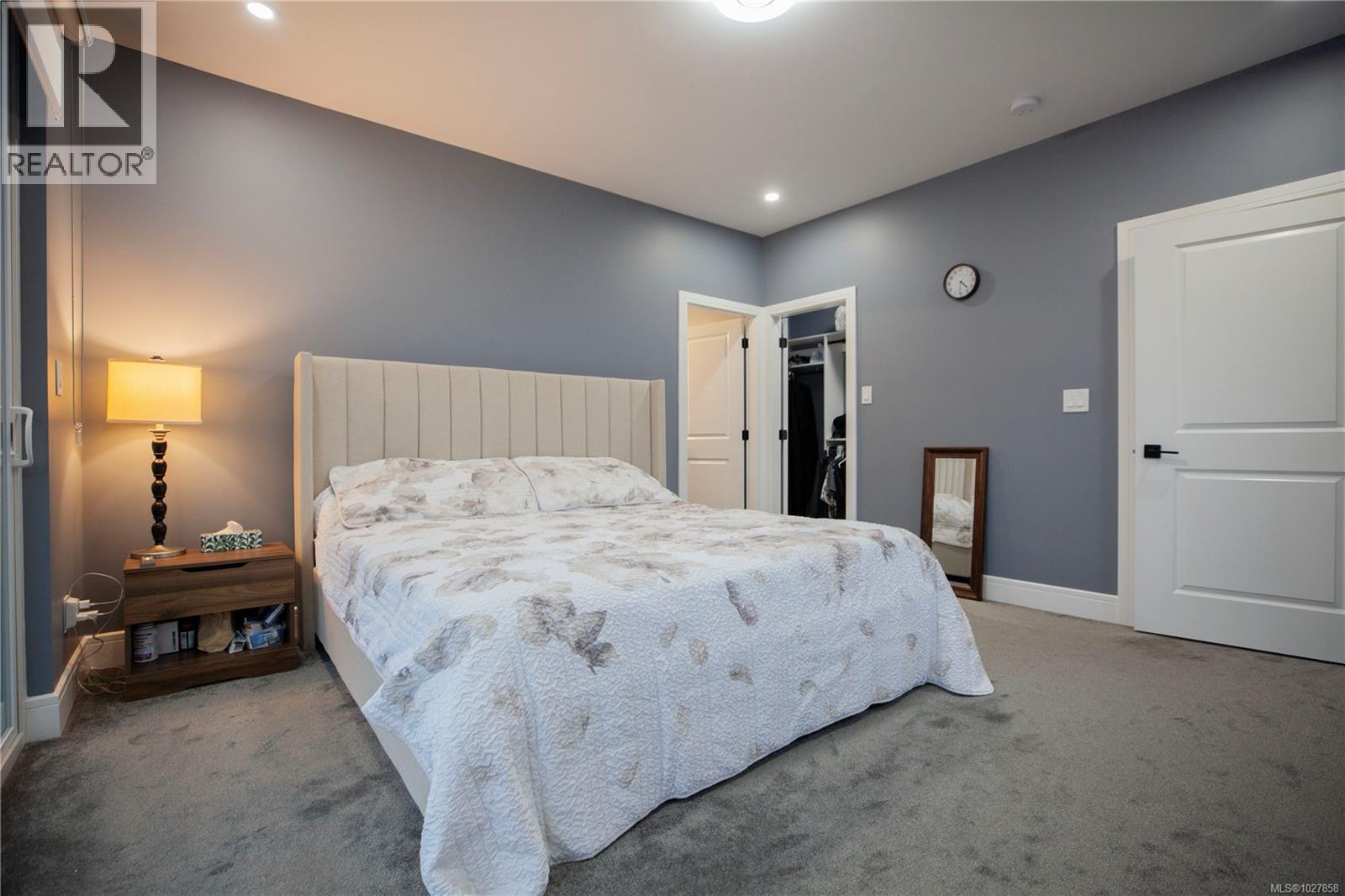  741 Snowdrop Avenue, Saanich