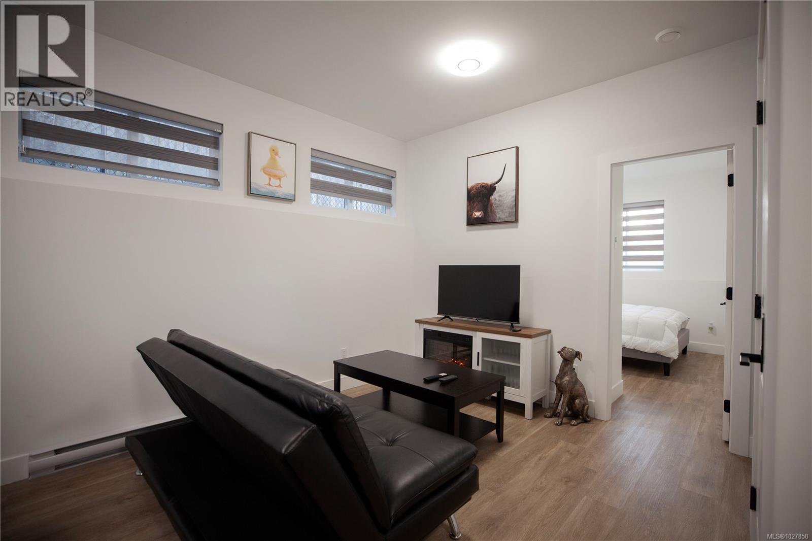  741 Snowdrop Avenue, Saanich