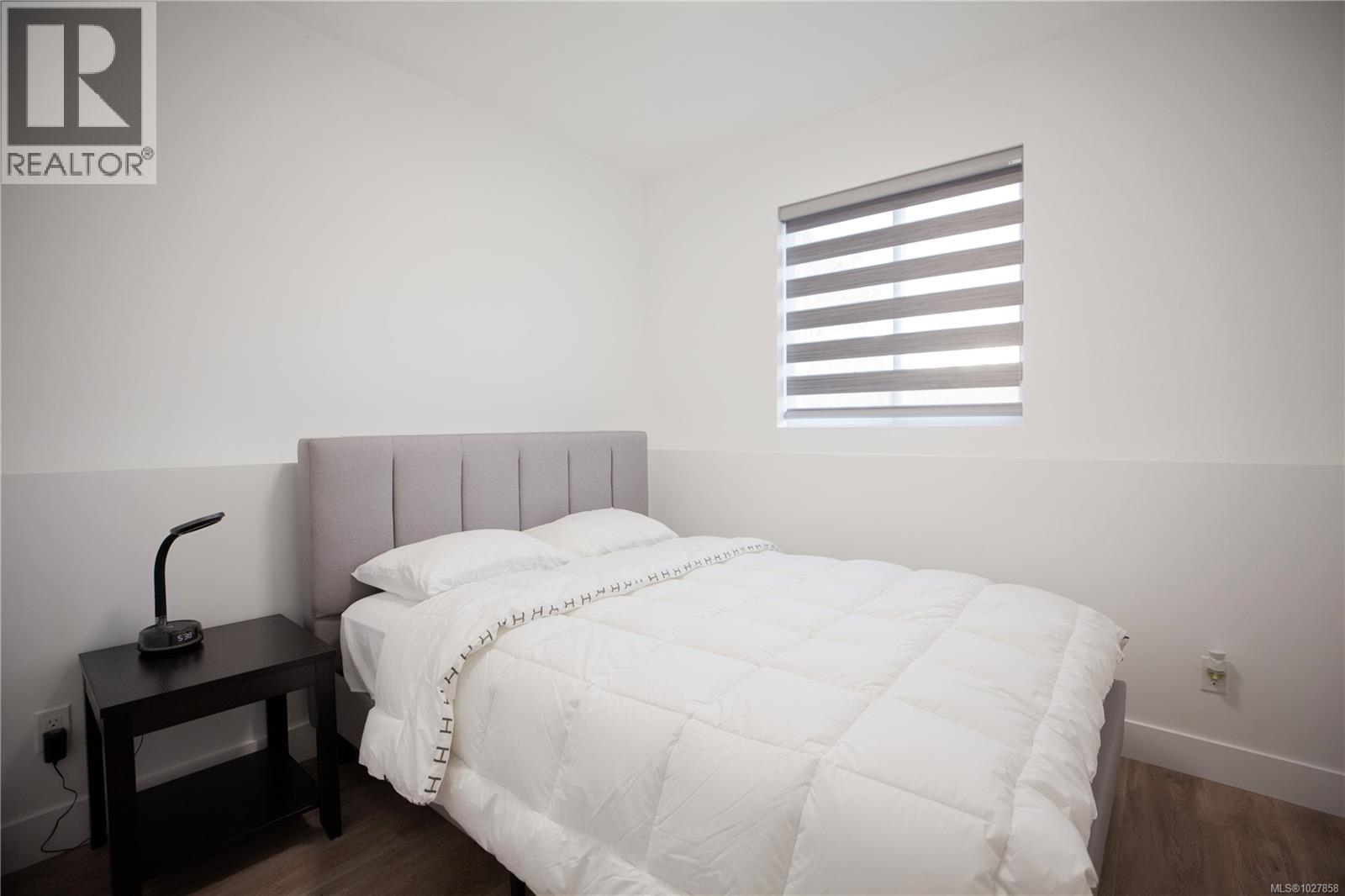  741 Snowdrop Avenue, Saanich