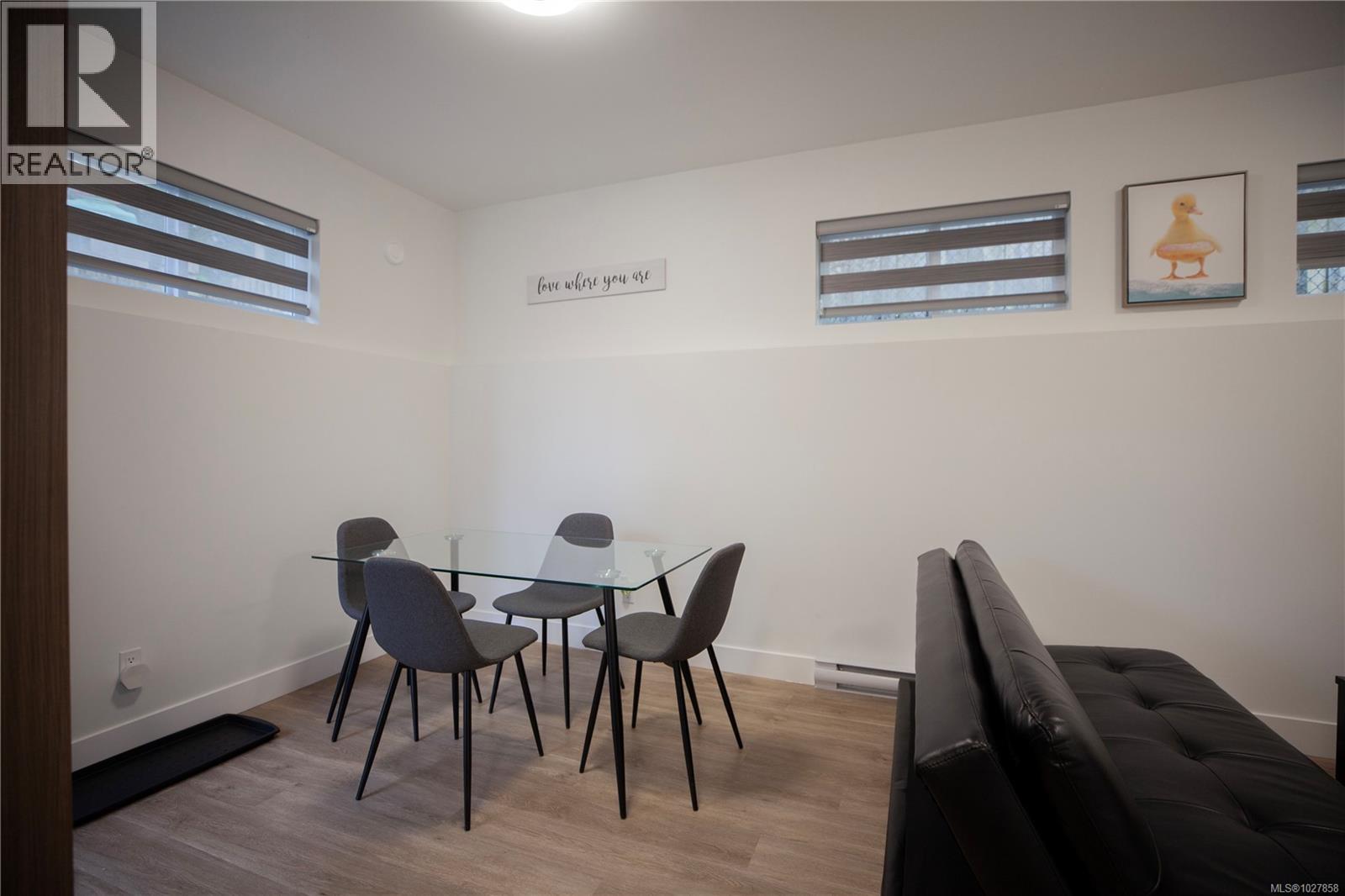  741 Snowdrop Avenue, Saanich