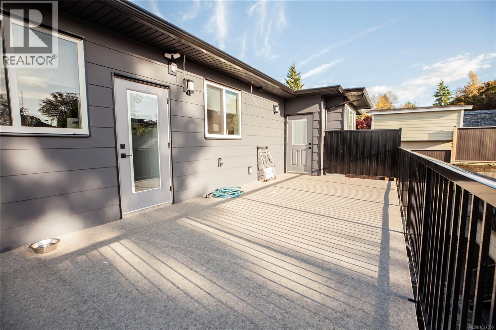  741 Snowdrop Avenue, Saanich