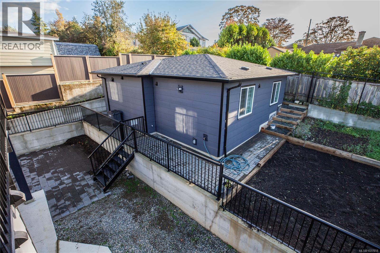  741 Snowdrop Avenue, Saanich