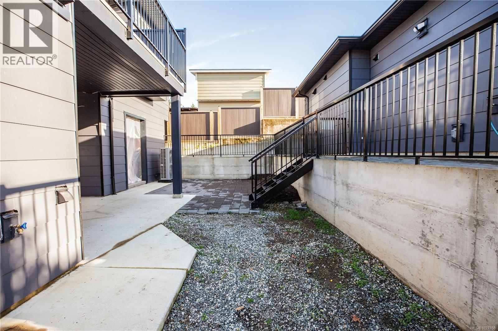  741 Snowdrop Avenue, Saanich