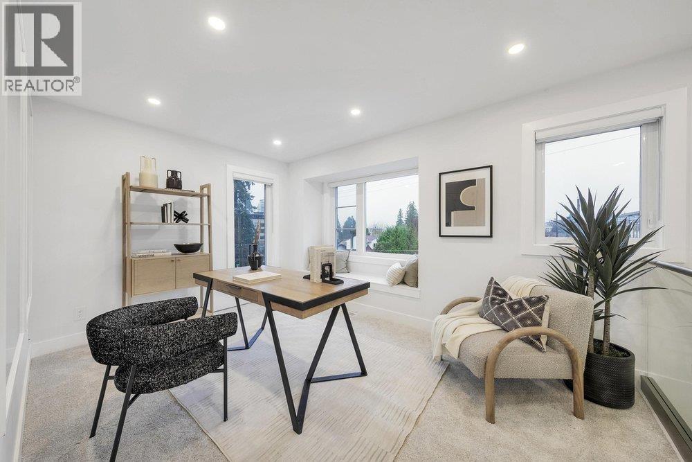 102 706 SMITH AVENUE, Coquitlam