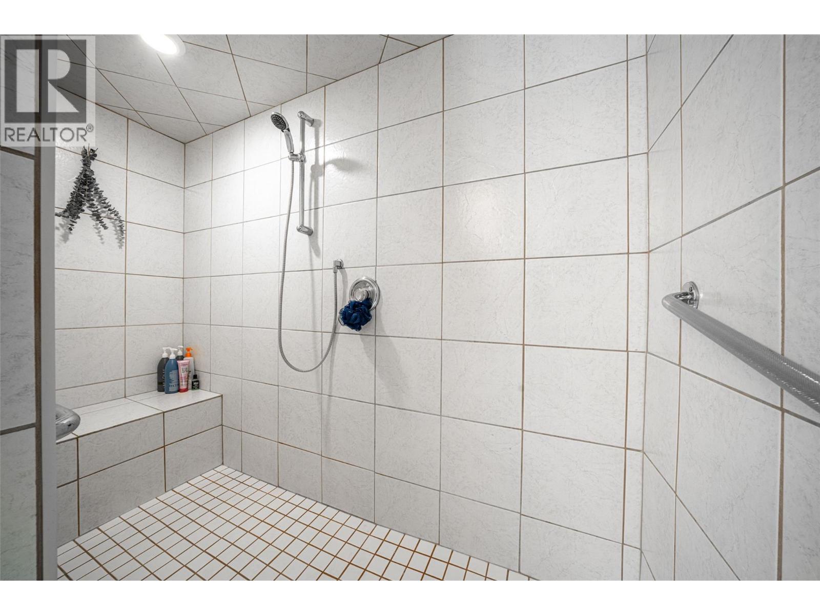  2102 Lillooet Court, Kelowna