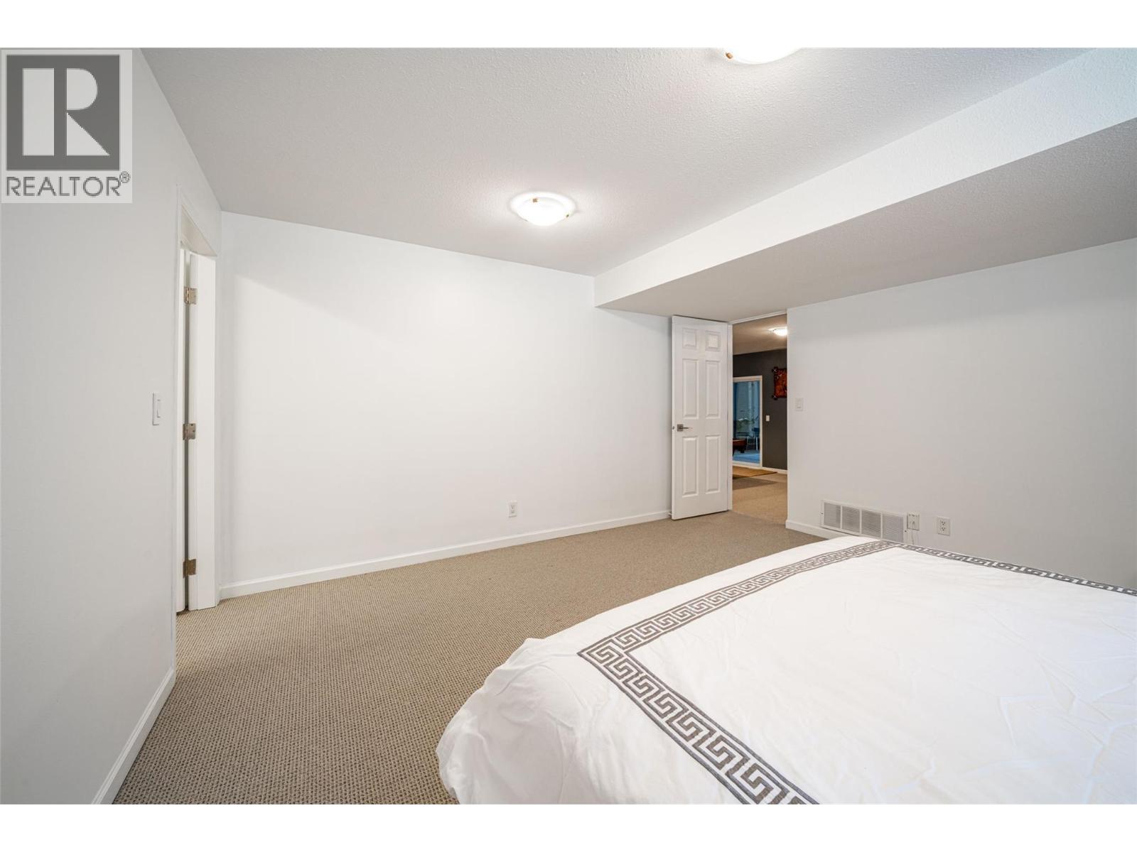  2102 Lillooet Court, Kelowna