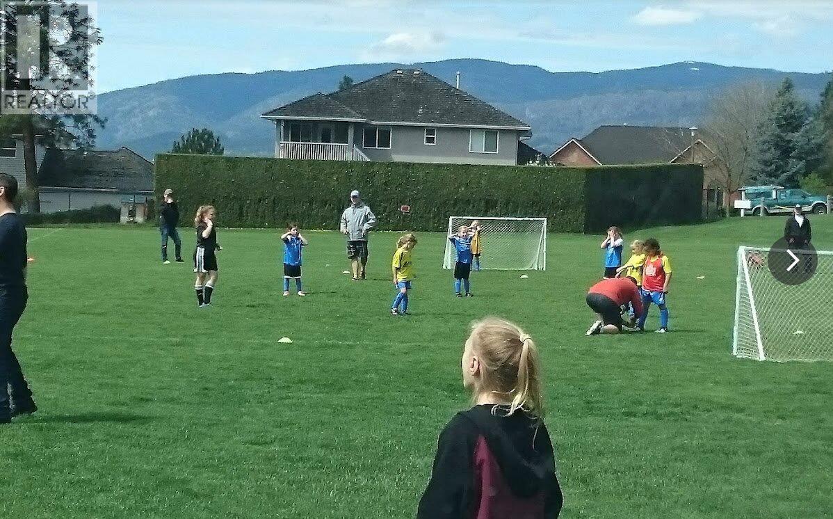  2102 Lillooet Court, Kelowna