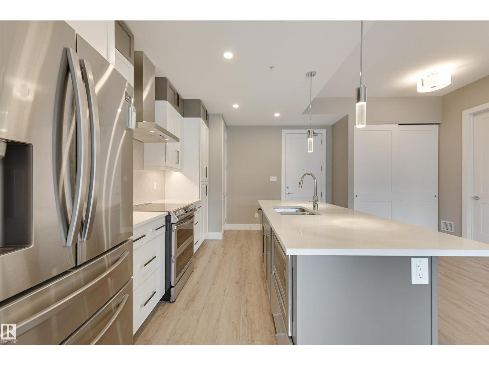 #406 528 Griesbach PR NW, Edmonton