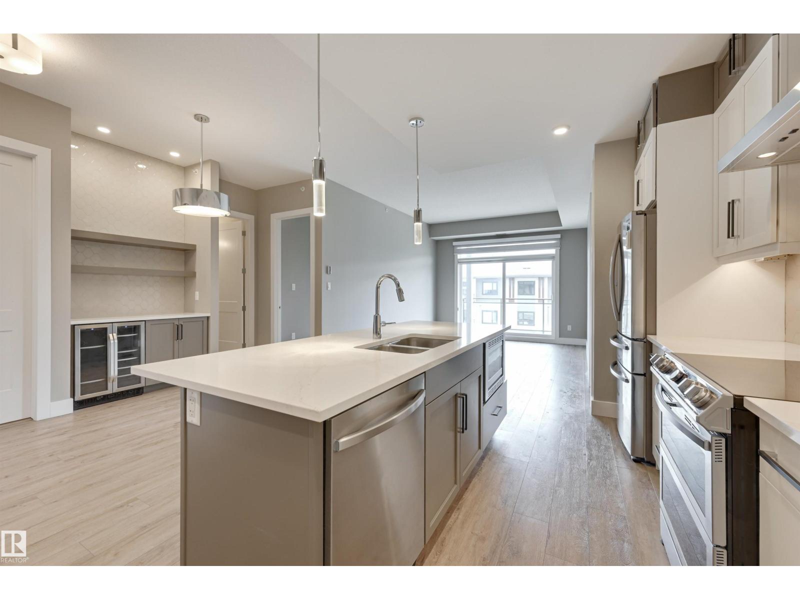 #406 528 Griesbach PR NW, Edmonton