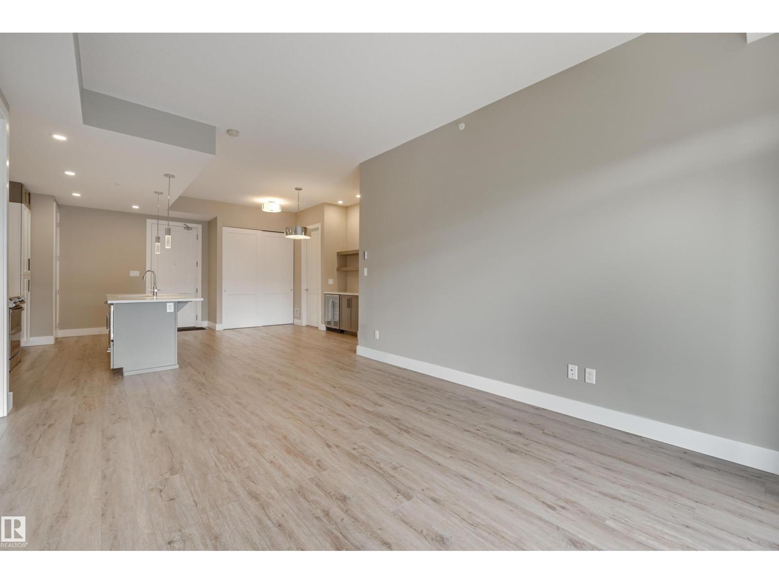 #406 528 Griesbach PR NW, Edmonton