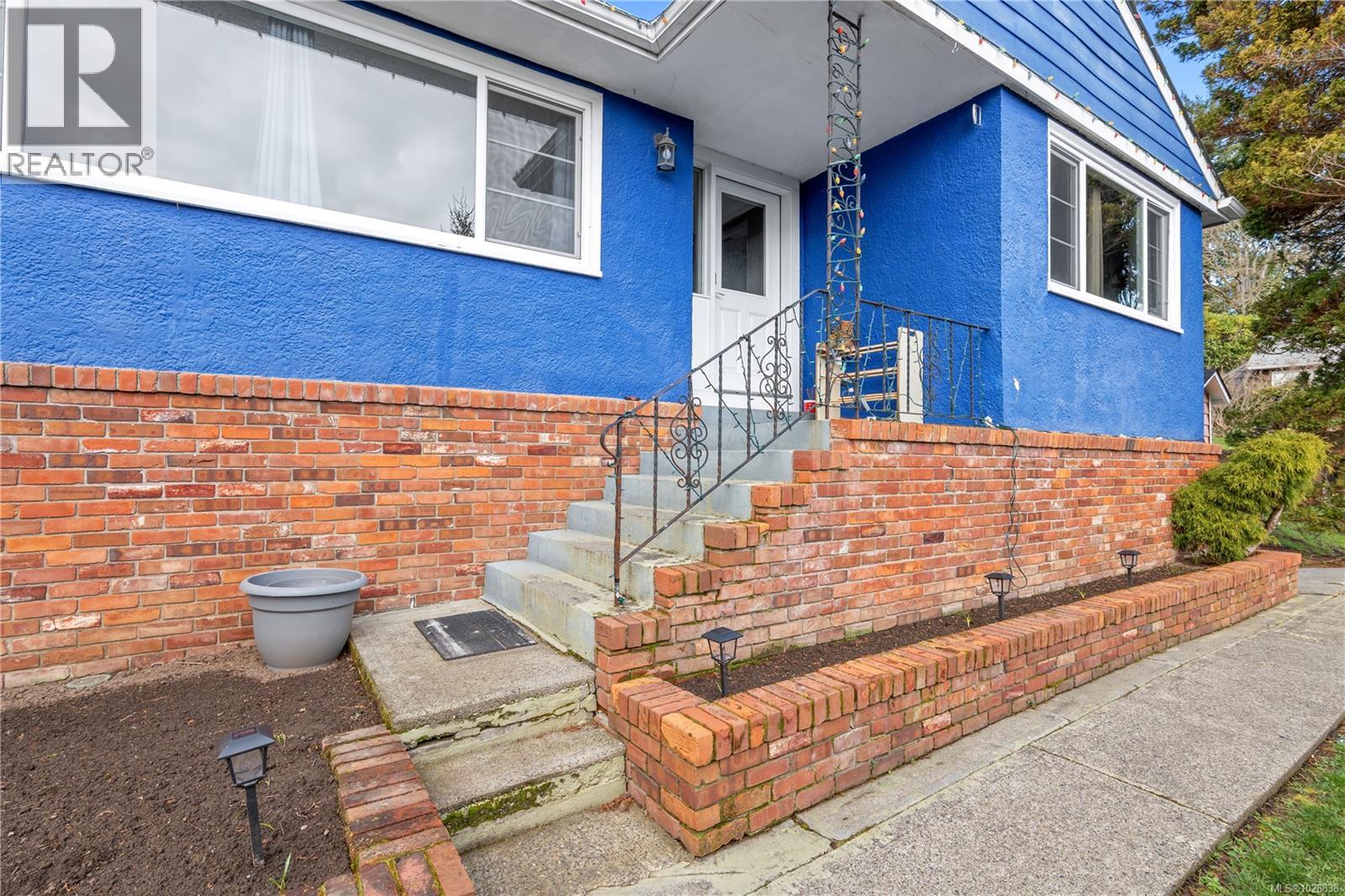  3560 Cedar Hill Road, Saanich