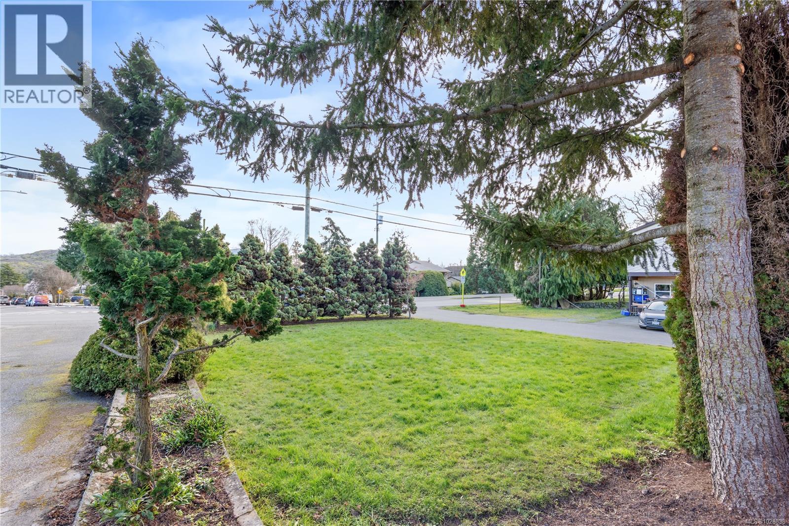  3560 Cedar Hill Road, Saanich